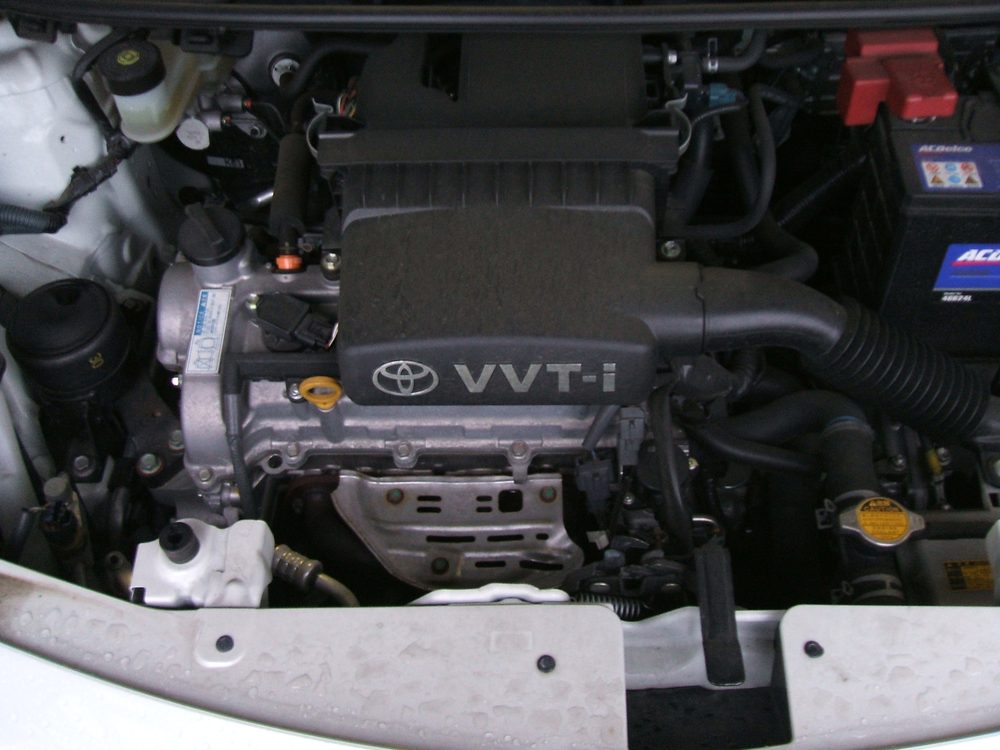Toyota 2SZ Engine + Gearbox