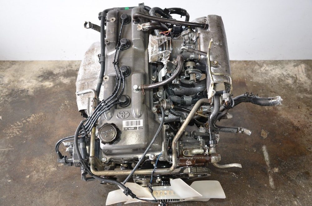 Toyota 3RZ Engine + Gearbox